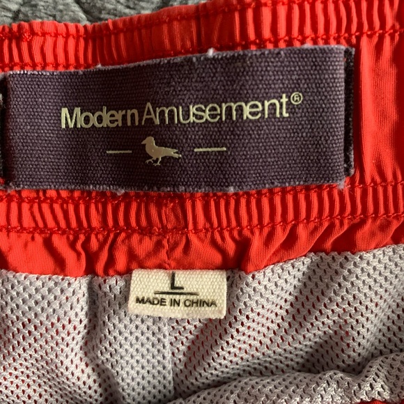Large men’s modern amusement shorts - Picture 2 of 6